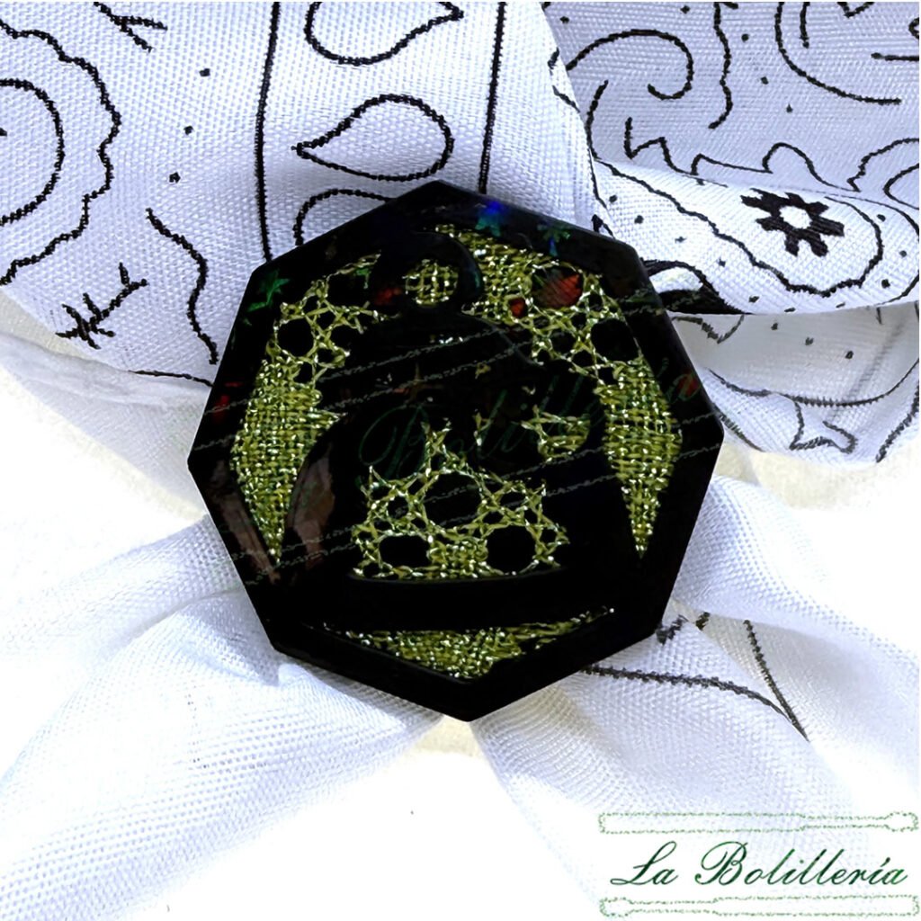 Broche Menina Encajera - La Bolillería - Tu Lugar par el Arte de Los Bolillos